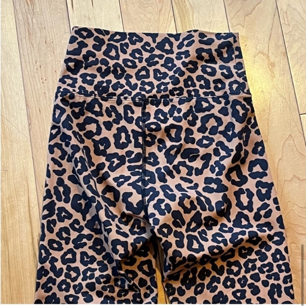 Beach Riot Piper Leggings in Leopard print size small - Picture 9 of 9